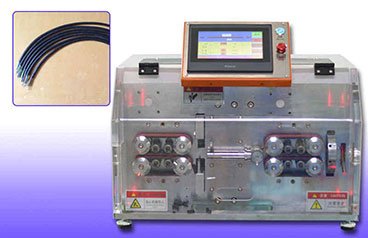 A többeres kerek köpenyes huzal csupaszítógép működtetése