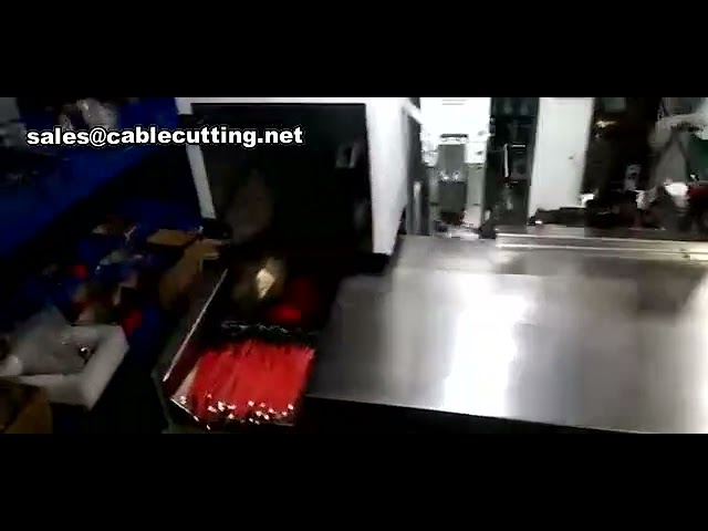 Automatikus zsinórhüvely-behelyező és -melegítő, vezetékvég-krimpelő gép