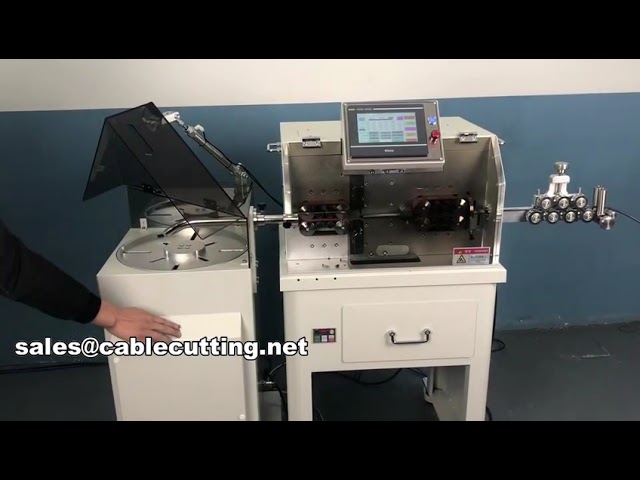 Teljesen automata többmagos kábelvágó, csupaszító és tekercselő gép WPM-680