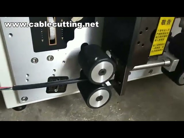 Automatikus USB kábel huzalhámozó gép – Precíz vágás és hámozás ipari és barkács célokra