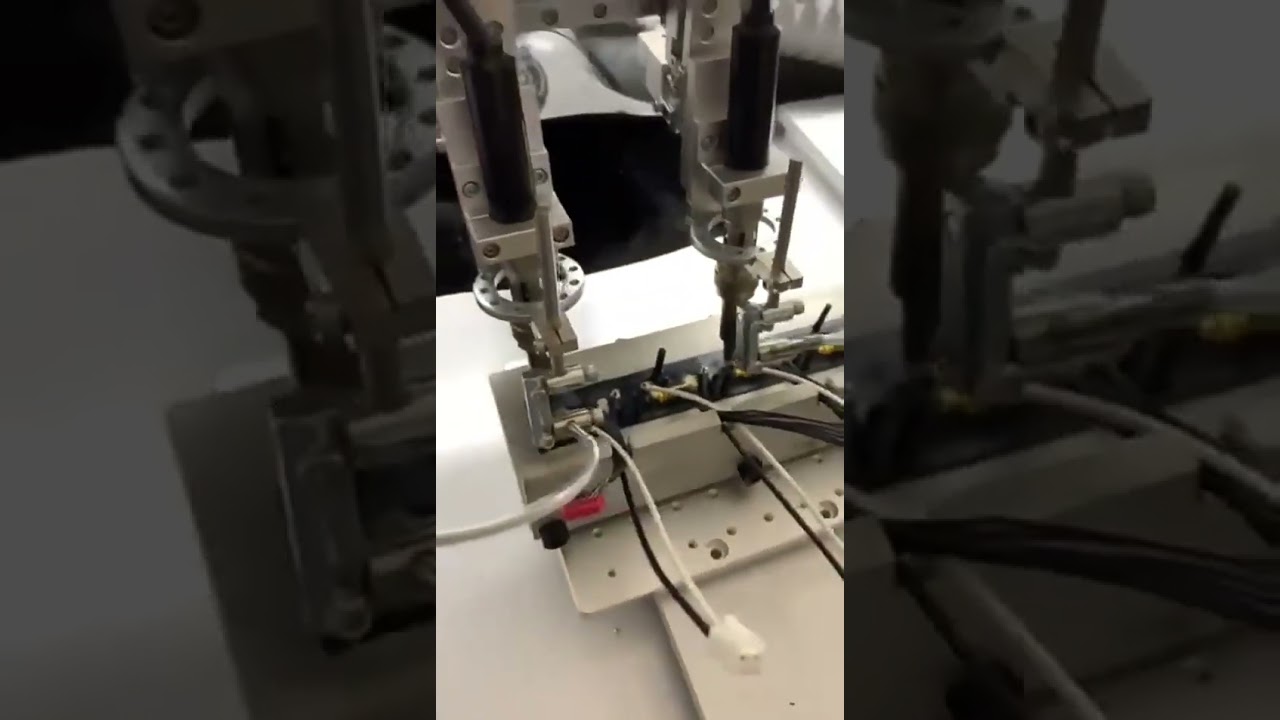 Pneumatikus dupla forrasztófejes 4 tengelyes dupla állomásos automata forrasztógép motor kábelköteghez