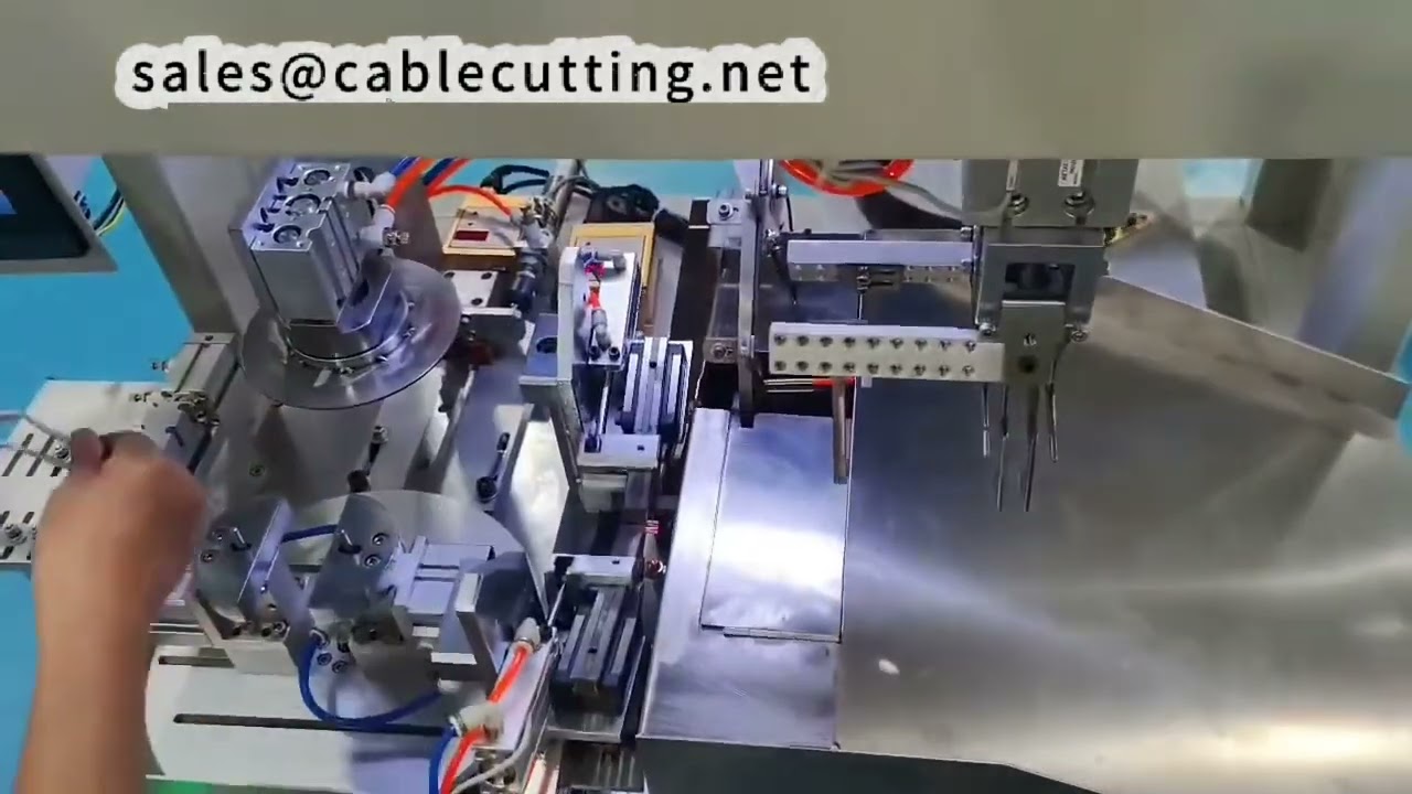 Automatikus tápkábel tekercselő és szilikon gyűrű behelyező gép