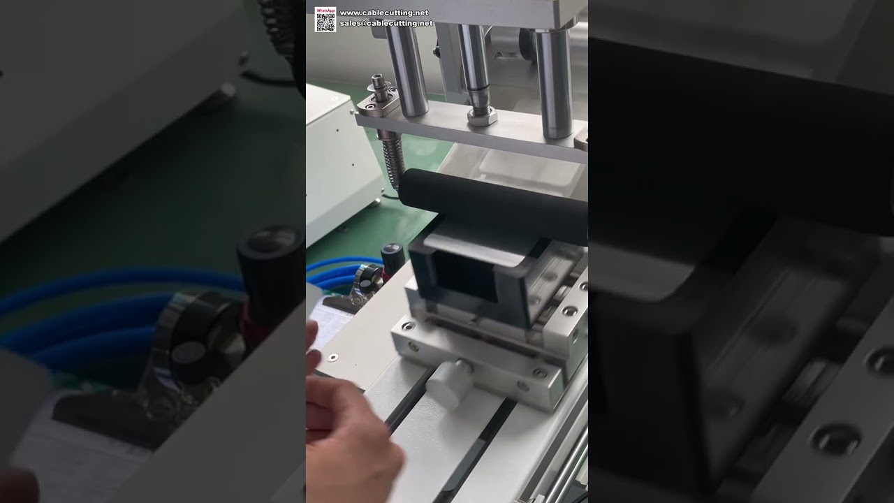 Automatikus védőfólia-felvitel gép tükrök és üvegtáblák síkfelületi címkézéséhez