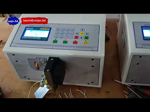 Automatikus számítógép-vezérelt műanyagcső- és kábelvágó gép