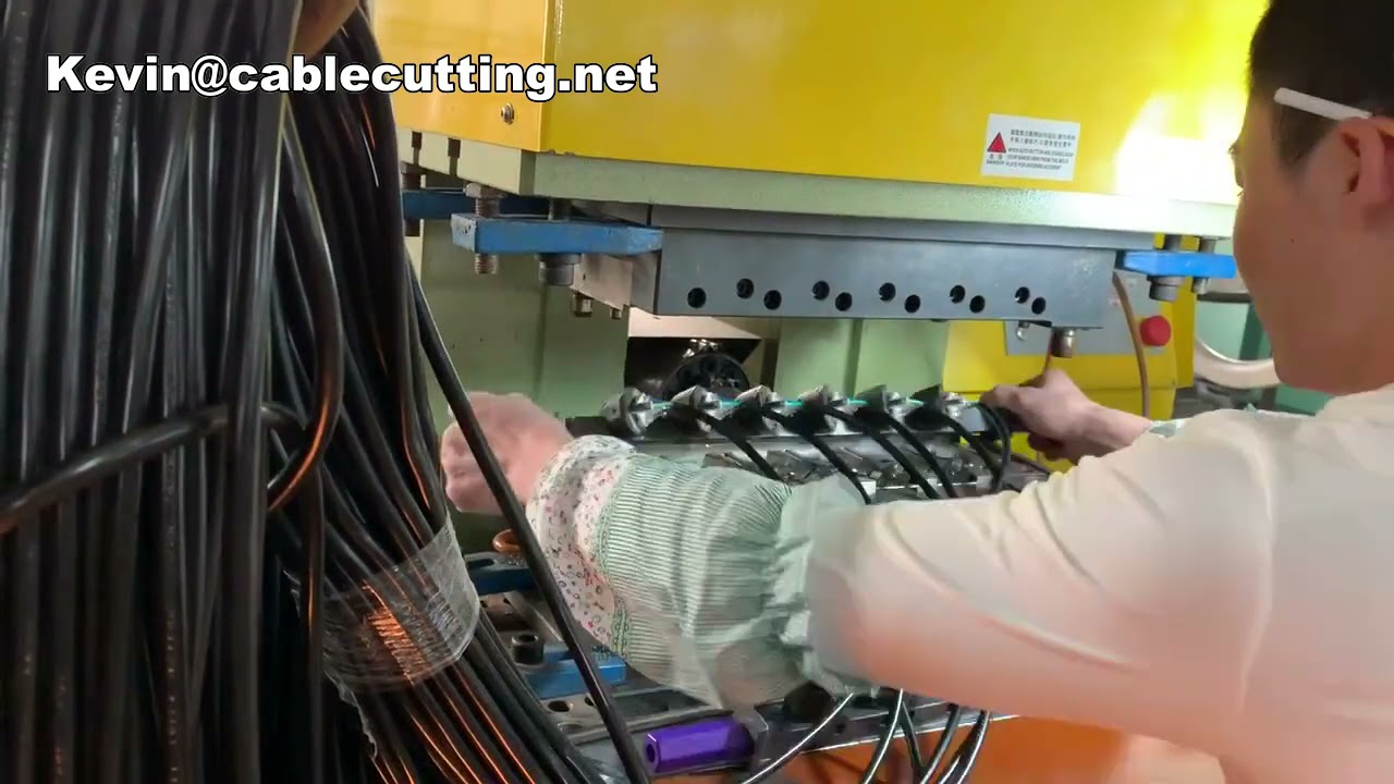 PVC Dugó Fröccsöntő Gép | Függőleges Automata Dugókészítő Műanyag Gép