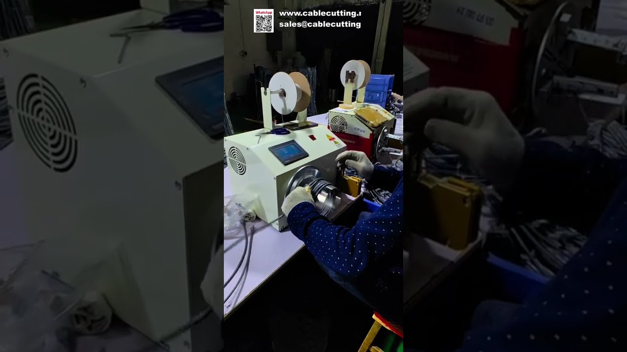Automatikus huzaltekercselő és -kötöző gép gyári bemutatója