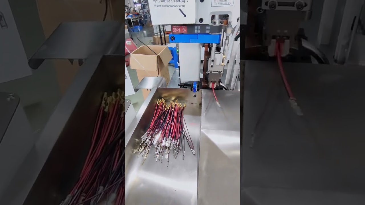Merging and Crimping Wires of Different Sizes #machine #wirestraighteningcuttingmachine #factory