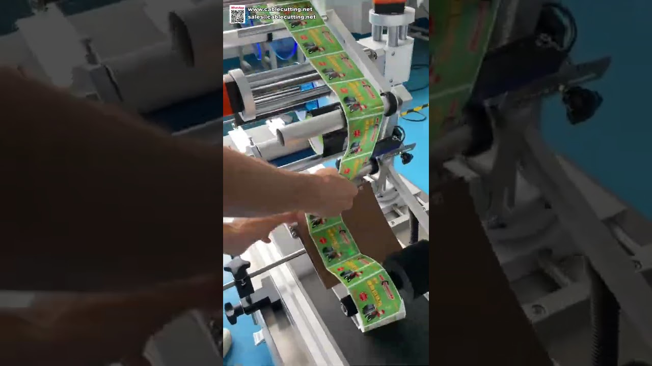 Automatikus sík felületű címkéző gép dobozokhoz és kartondobozokhoz – Csomagolósori matrica felvitel