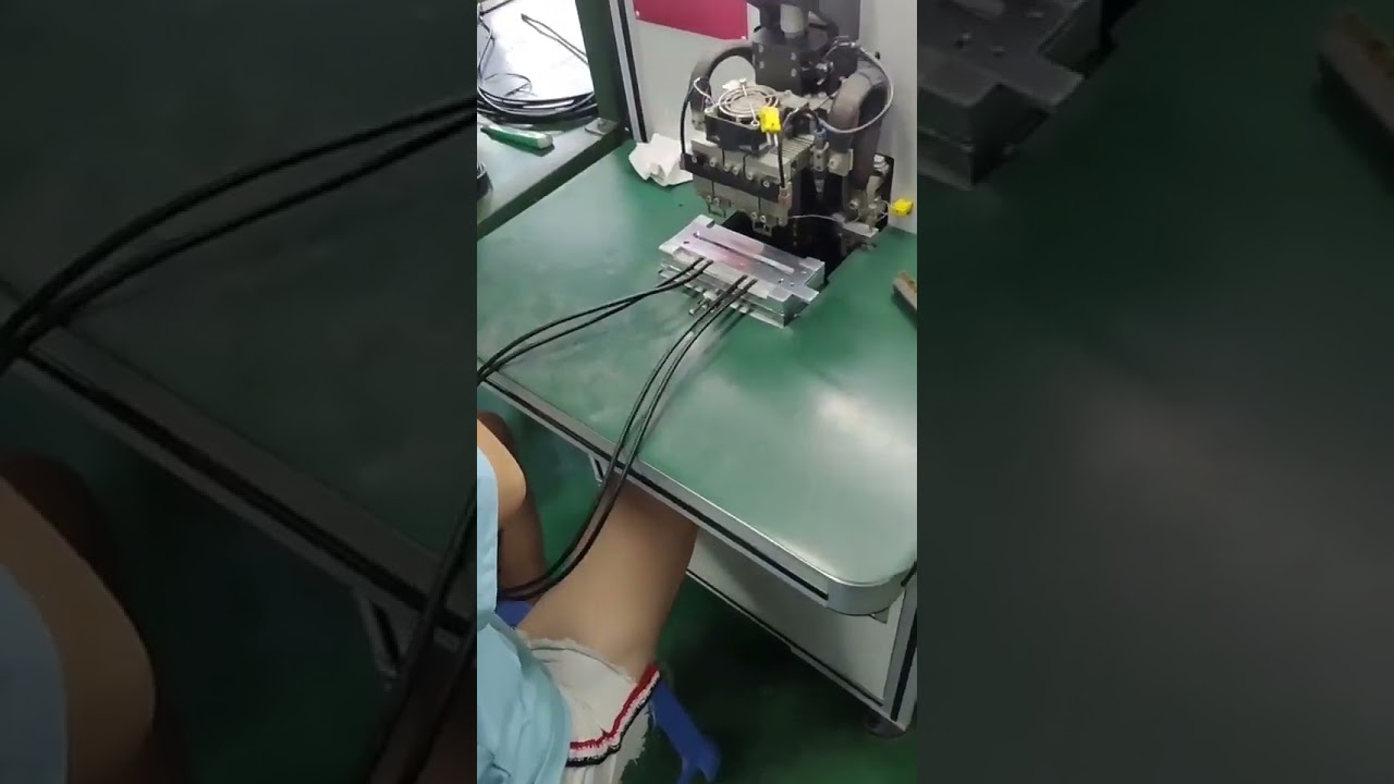 Nagy sebességű, kétoldalas PCIE forrasztógép – 3-04-0 széles PCB lemez precíziós hegesztése