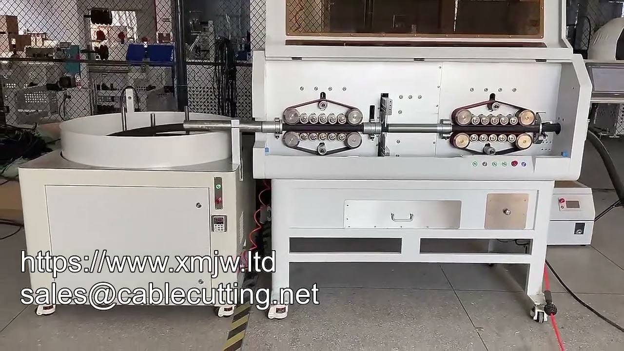 Automatikus nagykábel-tekercselő adagoló vágó- és hámozógéphez (150mm²)