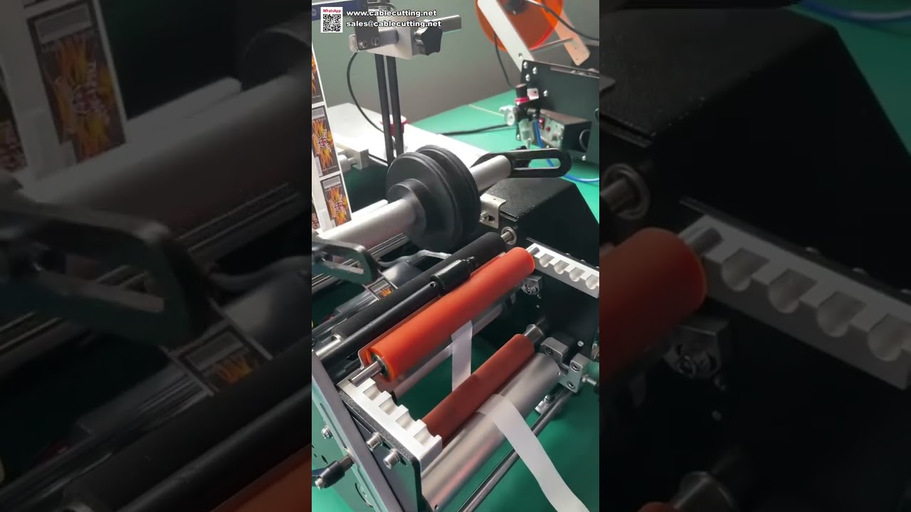 Mini automata címkézőgép kódolóval kisméretű körpalackokhoz