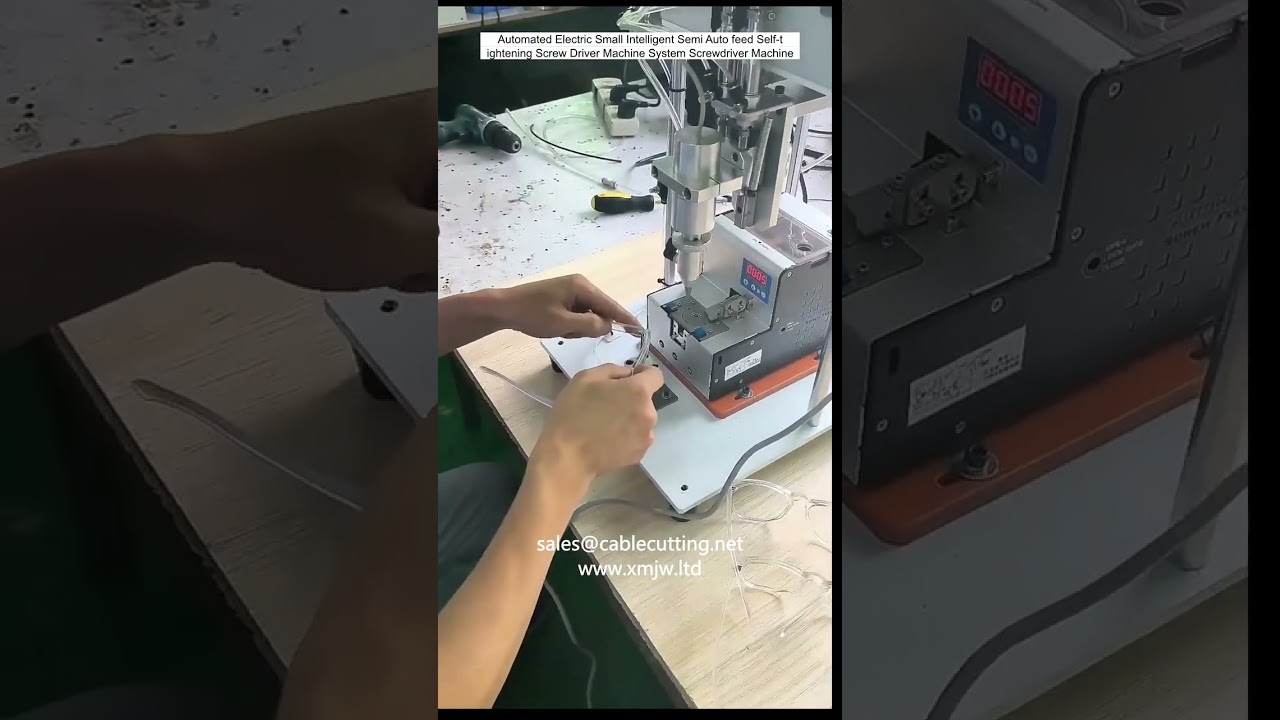 Intelligens, félautomata elektromos csavarhúzó gép automatikus csavaradagolással és önfeszítő rendszerrel