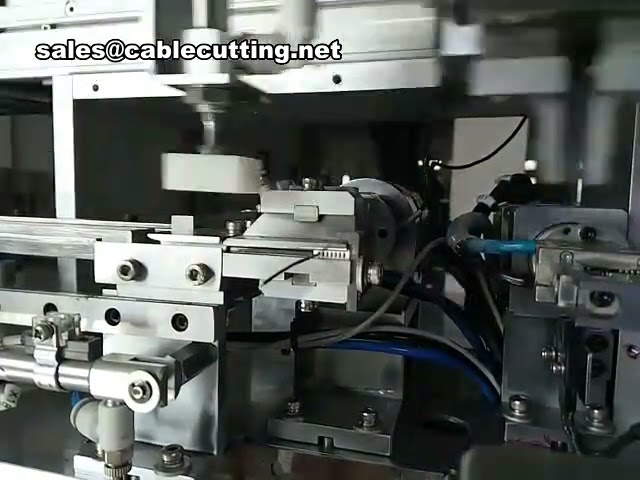 Elektromos kábel vágó, csupaszító, krimpelő, csavaró, ónozó és csatlakozó behelyező automata gép