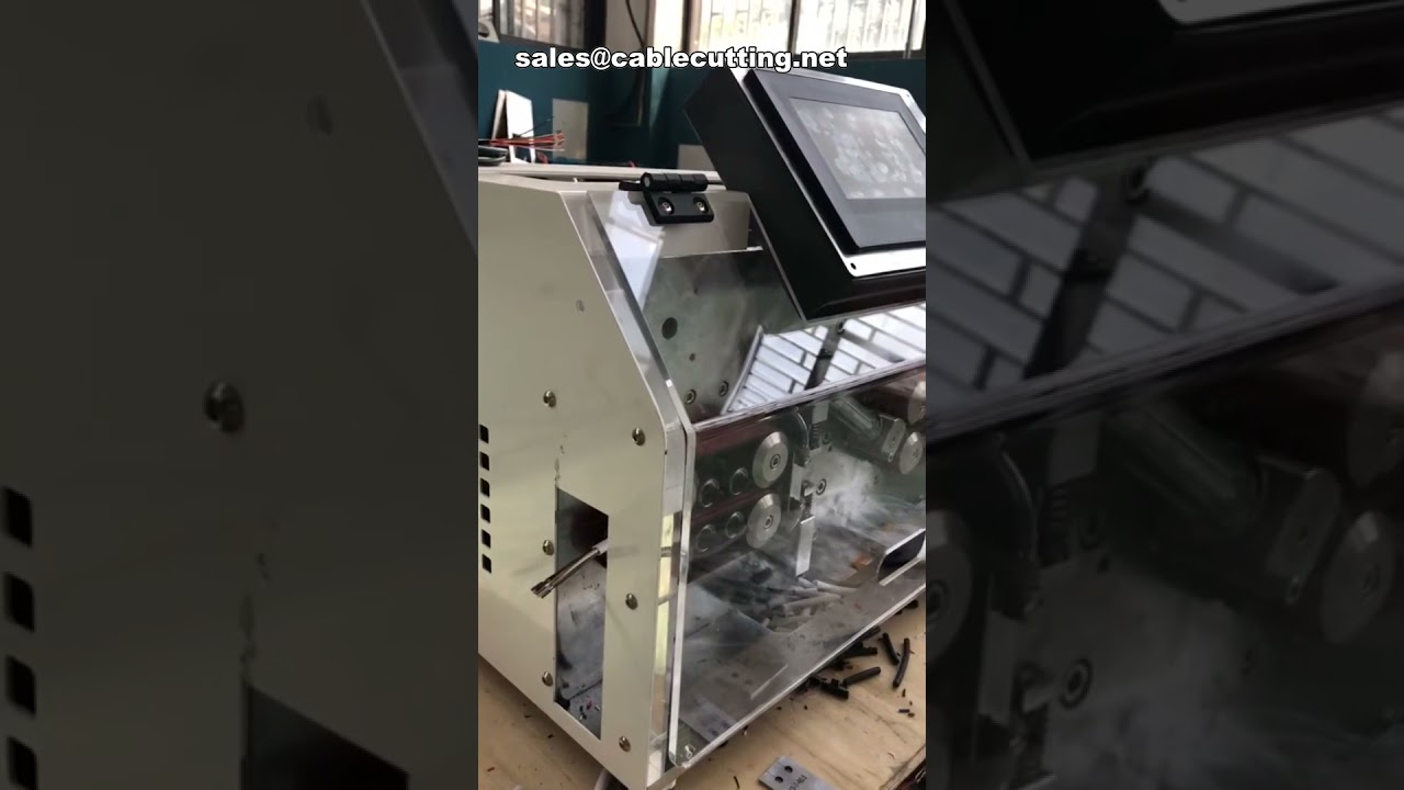 Lapos és körkábelhez való huzalszigetelés-eltávolító és vágógép 30 mm²-ig – Automata kábelmegmunkálás