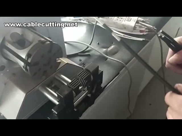 Koaxiális kábel forgó szigeteléseltávolító gép | Automata kábelcsupaszító koaxi kábelekhez