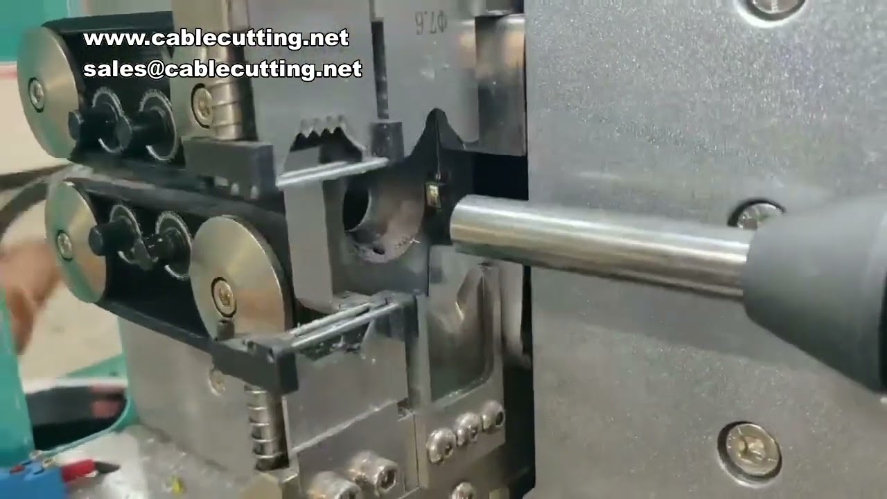 Automatikus 7-eres kör keresztmetszetű PVC kábelcsupaszító és vágógép – Többvezetékes kábelekhez