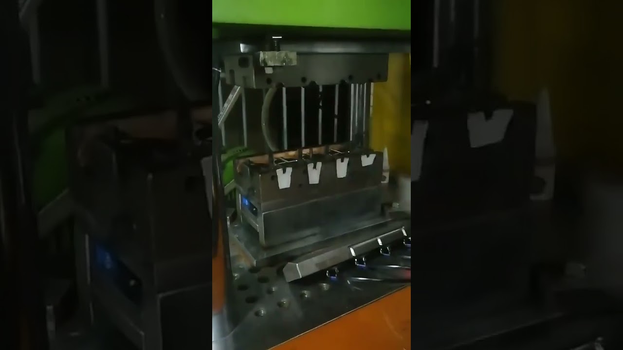 CE tanúsítvánnyal rendelkező vertikális automata mobiltelefon hátlapkészítő gép – Kínai gyártás #gép #automatizálás