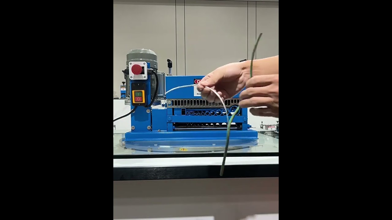 Automatikus Elektromos Rézhuzal Szigetelés Eltávolító Gép 750W - 10 Kés, 1-38mm Kábelátmérőhöz