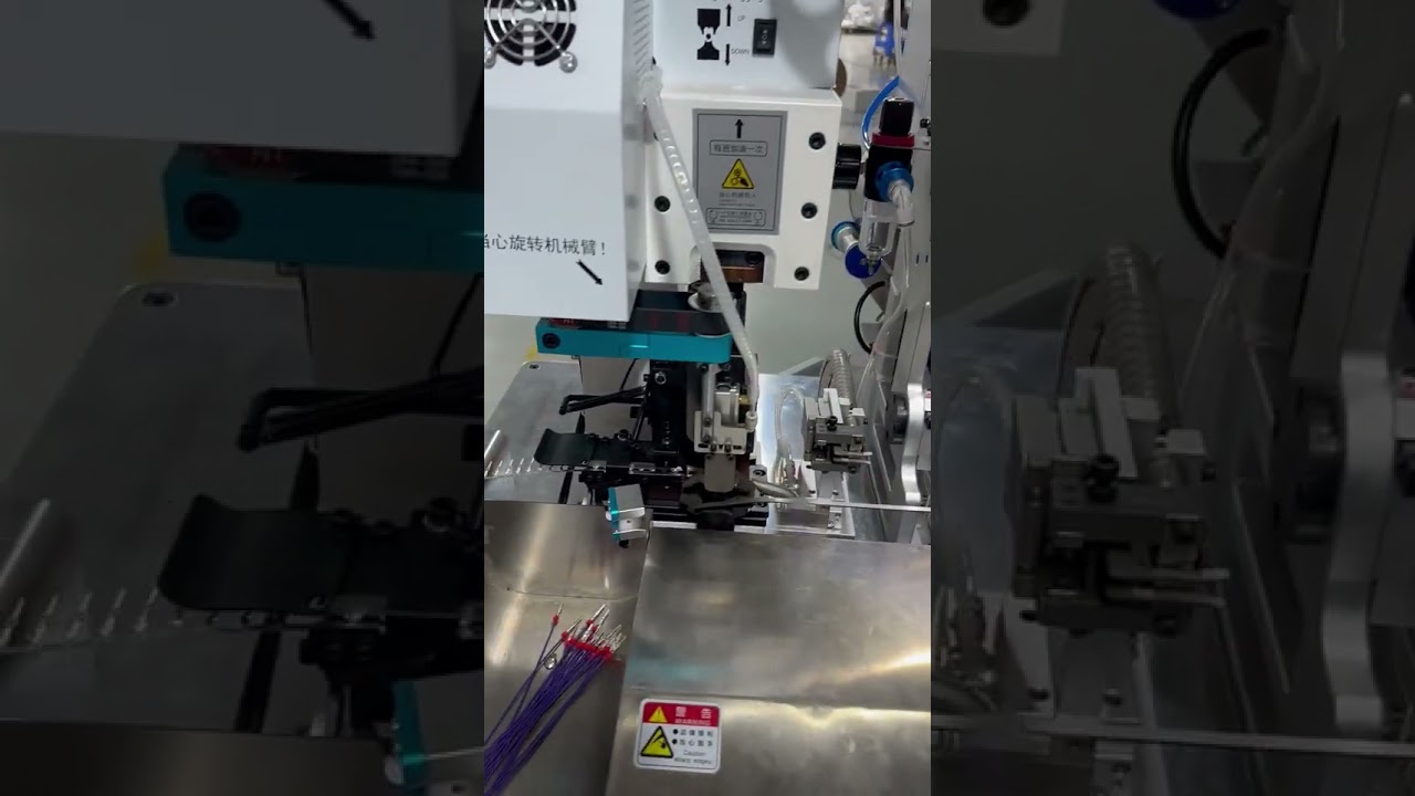 Egyfejű automata vízálló dugó terminál préselő, szigeteléseltávolító, csavaró és ónozó gép