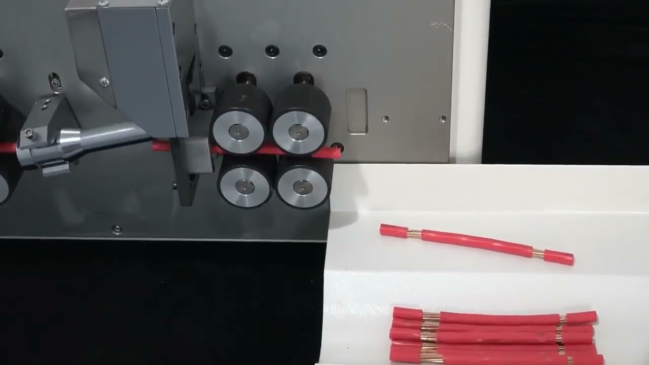 8 Kerekű Érintőképernyős Automata Kábelcsupaszító és Vágógép – 2,5-25mm² és 4-35mm² Egyszeres Vezetékekhez