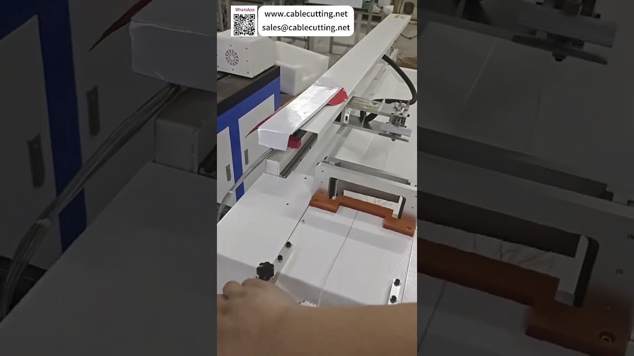 Nagy pontosságú automatikus anyaghúzó és vágógép többvezetékes kábelköteg-gyártási folyamatokhoz - Rövid változat