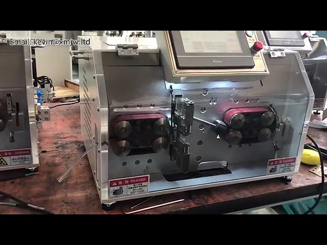 Teljesen automata többmagos kérgezett vezeték csupaszító és vágógép - 2-6 magos kábelhámozó gép