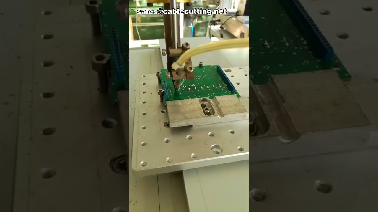 2 fejes, 5 tengelyes PCB robotforrasztógép – Automata forrasztórobot precíziós gyártáshoz