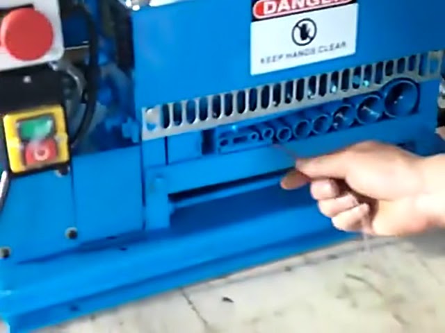 Automatikus kábelhámozó gép 150 mm-ig – Hatékony kábelmegmunkálás